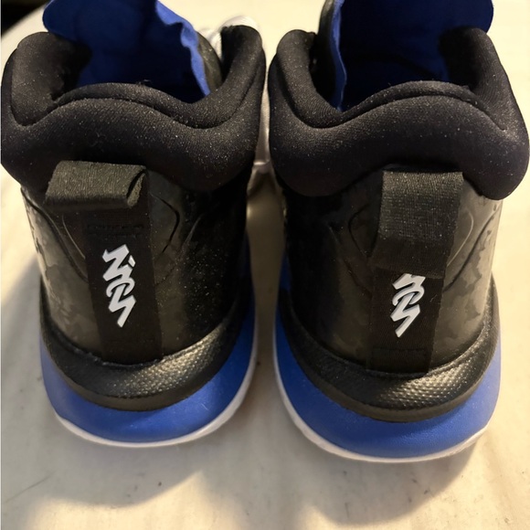 Jordan Blue and Black Athletic Shoes - Picture 5 of 6